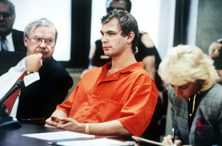 Crimini in serie il caso di Jeffrey Dahmer e Monster in TV