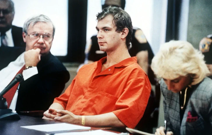 Crimini in serie il caso di Jeffrey Dahmer e Monster in TV