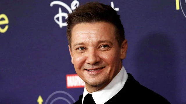 Jeremy Renner resta in terapia intensiva