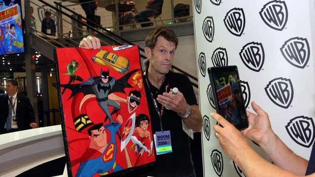 Addio all'attore Kevin Conroy, non solo la voce di Batman