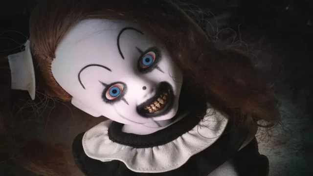 Terrifier - Bambola da collezione anche per la "Little Pale Girl"