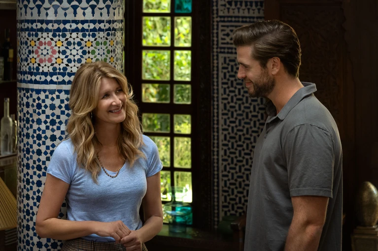 Lonely Planet: il film sentimentale di Netflix con Laura Dern e Chris Hemsworth