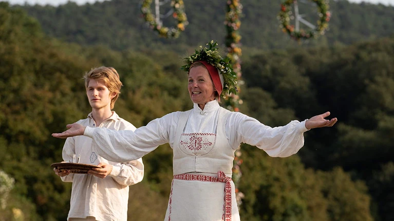 Midsommar - Il villaggio dei dannati: tematiche, origine e successo del film horror svedese