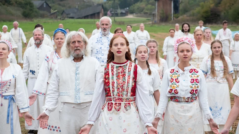 Midsommar - Il villaggio dei dannati: tematiche, origine e successo del film horror svedese