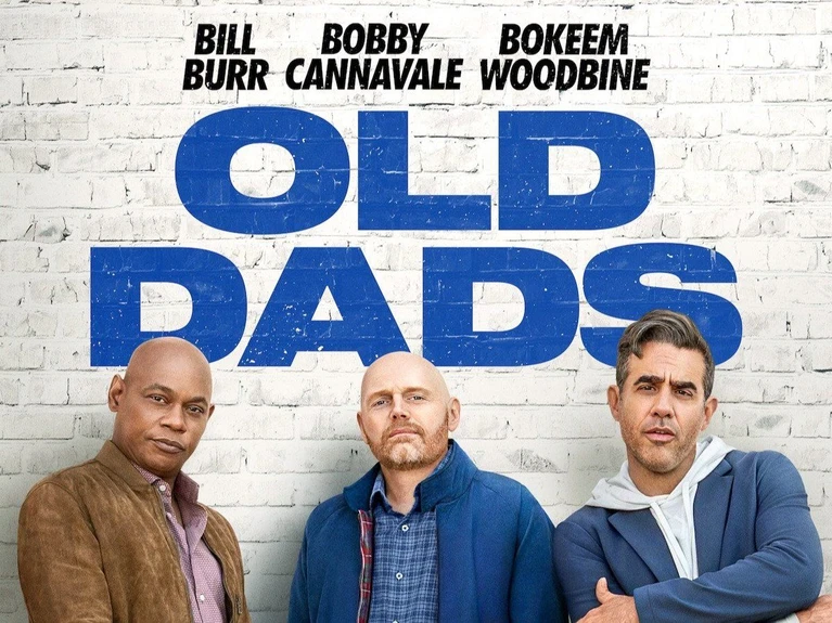 La recensione di Old Dads la commedia di Netflix su tre cinquantenni alle prese con la paternità