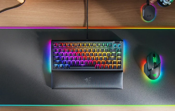 Razer serie BlackWidow V4 espansa con tastiera al 75