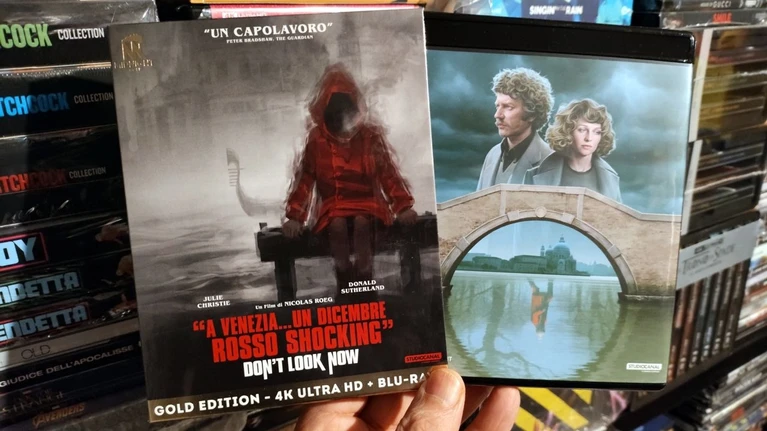 A Veneziaun dicembre rosso shocking  Il 4K che non ti aspetti