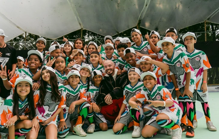 EA SPORTS FC nuovo Campo in Colombia con J BALVIN e LALIGA