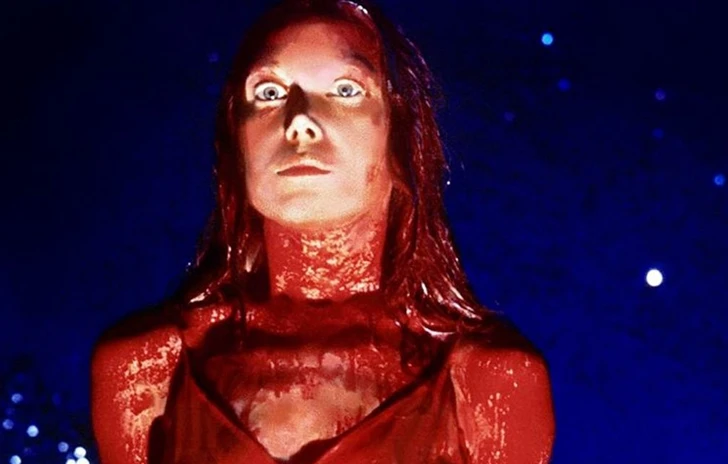 Carrie di Brian De Palma di nuovo al cinema storia di un caposaldo horror